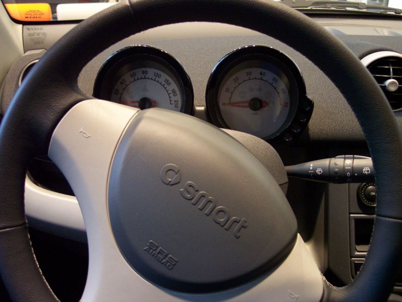 Abitacolo e plancia della smart forfour W454